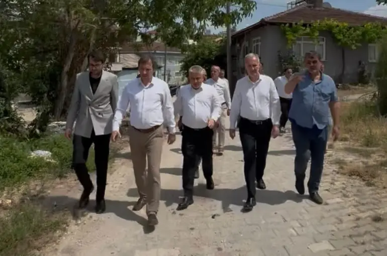 İnegöl Belediyesi kırsalda üst yapı hamlesini sürdürüyor
