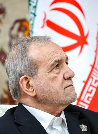İran Cumhurbaşkanı Pezeşkiyan: "ABD, Avrupa ve İsrail ile topyekün bir savaş halindeyiz"
