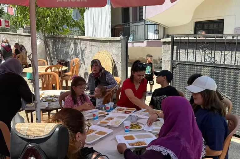 Irmak öğretmen memleketi Kula’da dualarla anıldı
