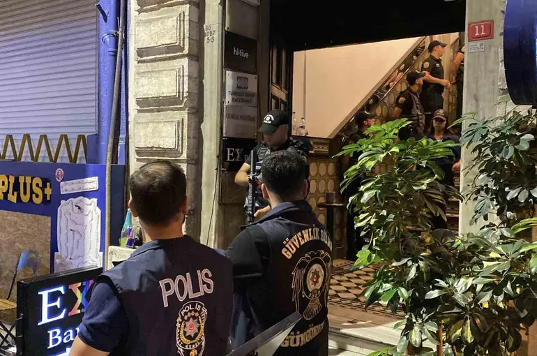 İstanbul’da ‘Ailem Güvende’ operasyonu: Çok sayıda mekana baskın yapıldı
