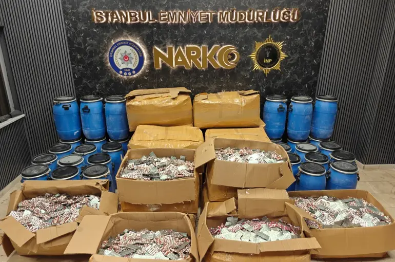 İstanbul’da uyuşturucu operasyonu: 654 bin 376 sentetik ecza hap ele geçirildi
