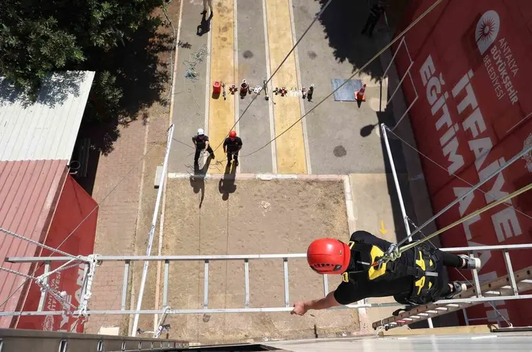 İtfaiye eri adaylarının zorlu parkuru

