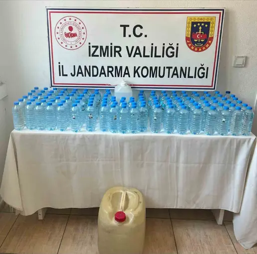 İzmir jandarmasından asayiş denetimi: Binlerce kişi sorgulandı, bin 85 litre etil alkol ele geçirildi
