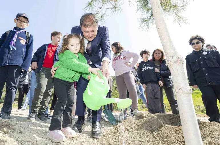 İzmir’de hafriyat toprağına doğa dostu yönetim

