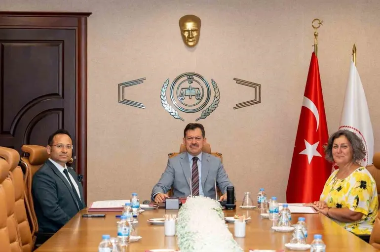 İzmir’de tutuklu kadın ve çocuklar için anlamlı protokol
