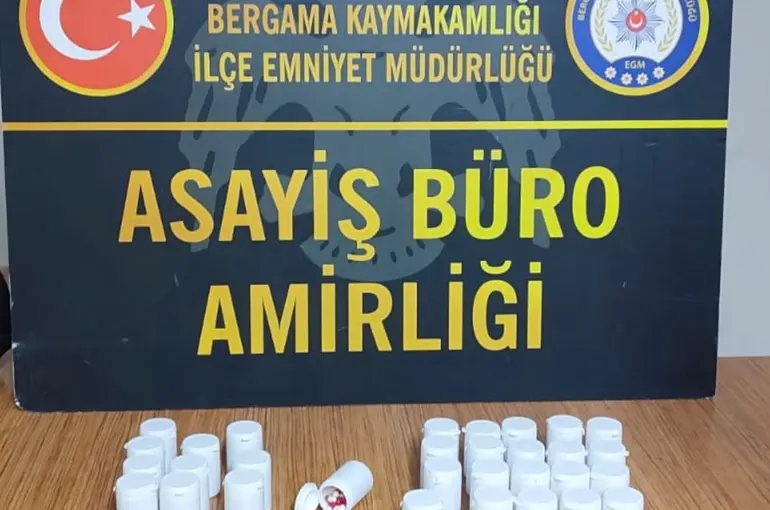 İzmir’de uyuşturucu operasyonunda 2 şüpheli tutuklandı
