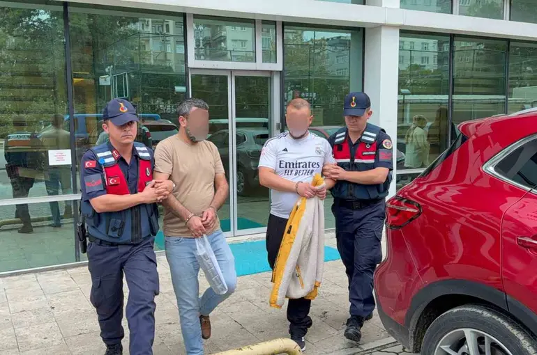 Jandarmadan iki uyuşturucu operasyonu: 2 şüpheli tutuklandı
