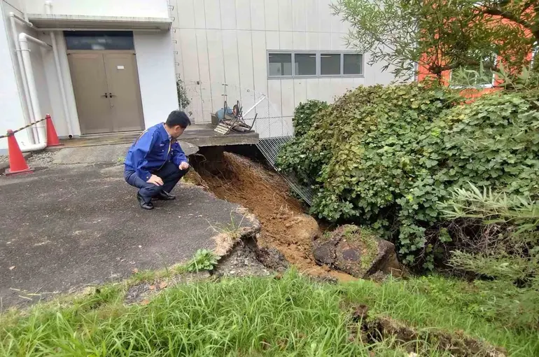 Japonya’da etkili olan Dujuan Tayfunu’nda ölü sayısı 9’a yükseldi, 4 kişi kayıp
