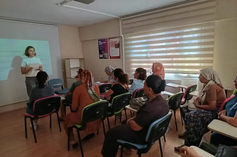 Kadınlara ’Sağlıklı Menopoz’ eğitimi verildi
