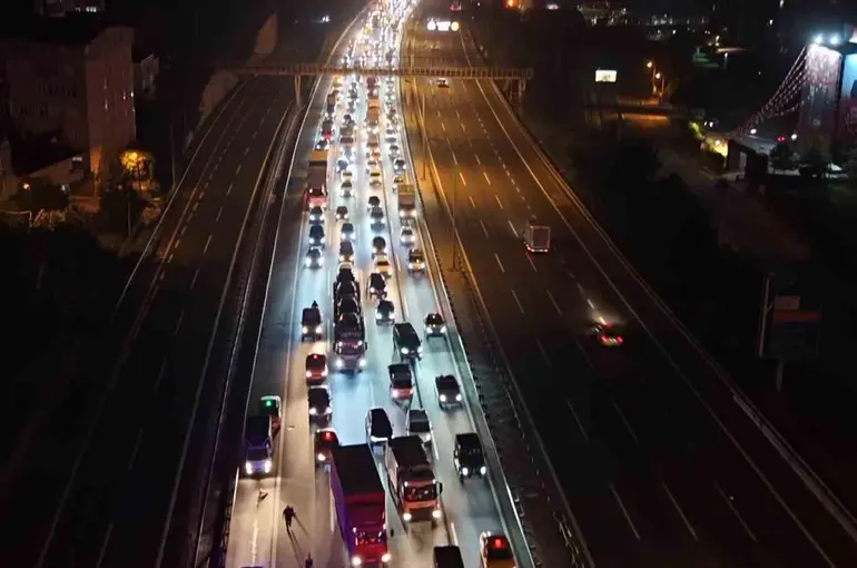 Kağıthane’de feci kaza: 1 ölü, 2 yaralı
