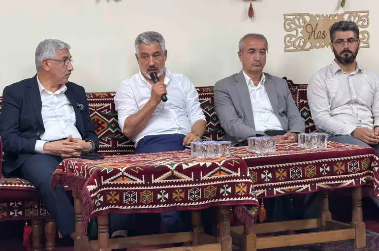 Kahta Belediyesi Gençlik Meclisi’nden kariyer buluşması

