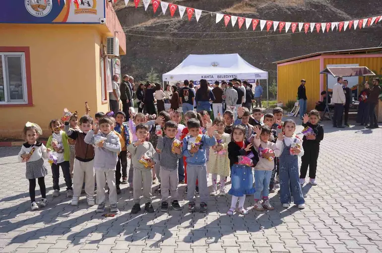 Kahta Belediyesi’nden anlamlı etkinlik
