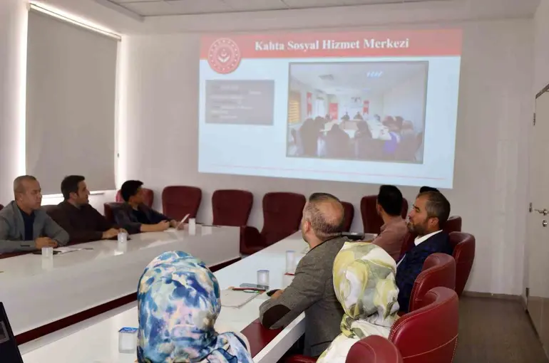 Kahta’da bağımlılıkla mücadele çalışmaları değerlendirildi
