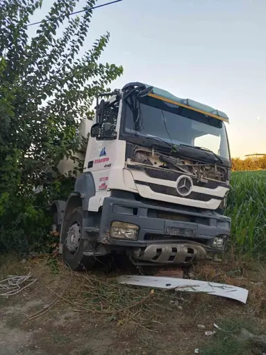 Kalp krizi geçiren beton mikserinin sürücüsü hastanede hayatını kaybetti
