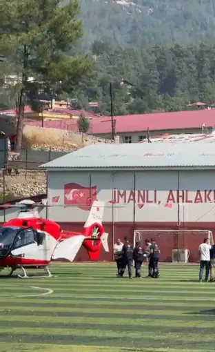 Kalp krizi geçiren vatandaş helikopter ambulansla hastaneye kaldırıldı
