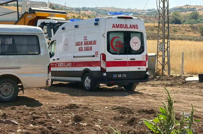 Kamyonun üzerinden düşen şahıs yaralandı
