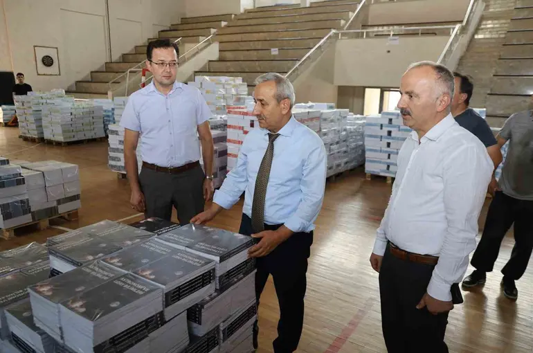 Karabük’te 352 bin ücretsiz ders kitabı dağıtımı başladı
