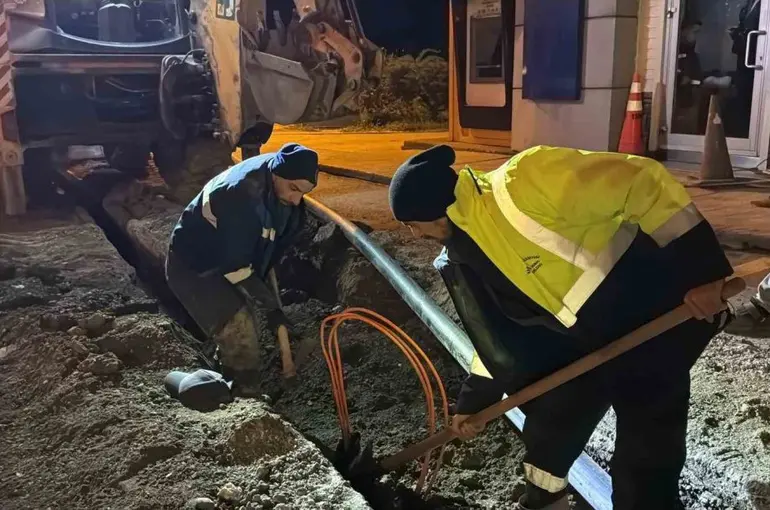 Karabük’te altyapı yenileme çalışmaları geceleri devam ediyor
