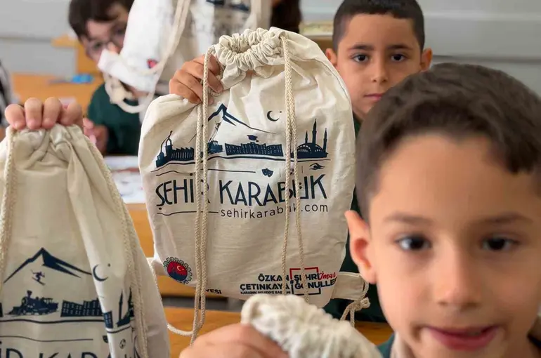 Karabük’te minik öğrencilerin okul heyecanına belediye desteği
