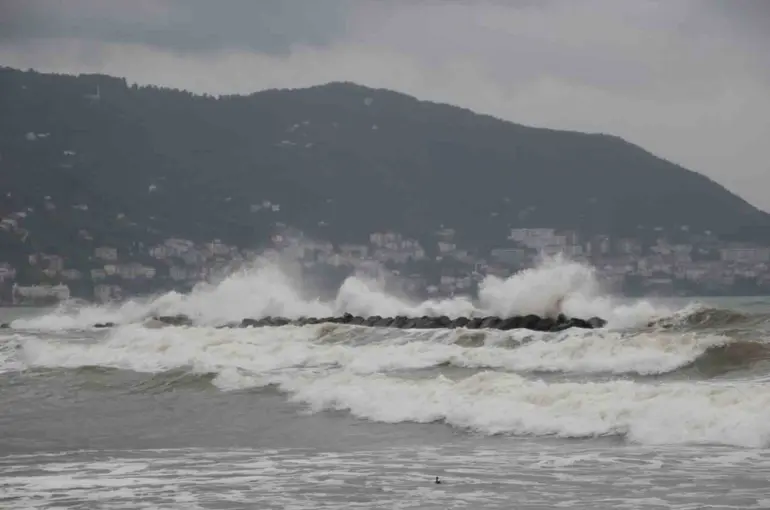 Karadeniz hırçınlaştı
