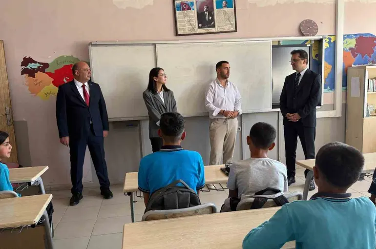Karakoyunlu Kaymakamı İlhan Kayaş’tan Bulakbaşı Okulu’na ziyaret
