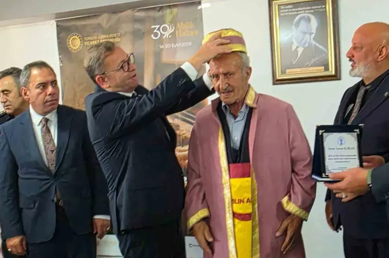 Kars’ta Ahilik Haftası coşkusu: Yılın Ahisi Tayyar Kaplan’a şed bağlandı
