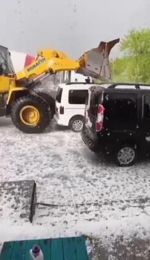 Kars’ta fındık büyüklüğünde dolu yağdı: Akyaka ve Arpaçay beyaza büründü
