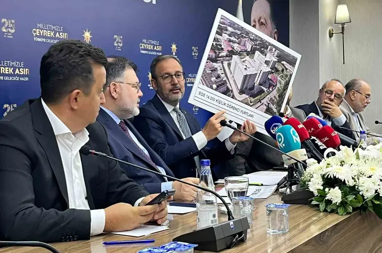Kasapoğlu’ndan İzmir yurtlarına ’Beş yıldızlı otel’ benzetmesi
