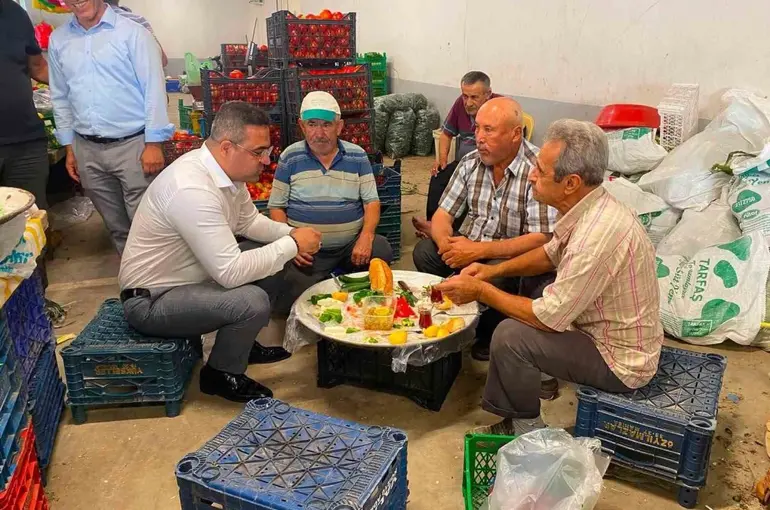 Kaymakam Dalak pazaryerinde esnaf ve vatandaşlarla buluştu
