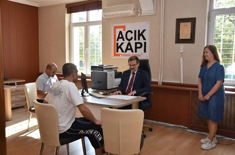 Kaymakamı Güldoğan, ‘Açık Kapı’da vatandaşları tek tek dinledi
