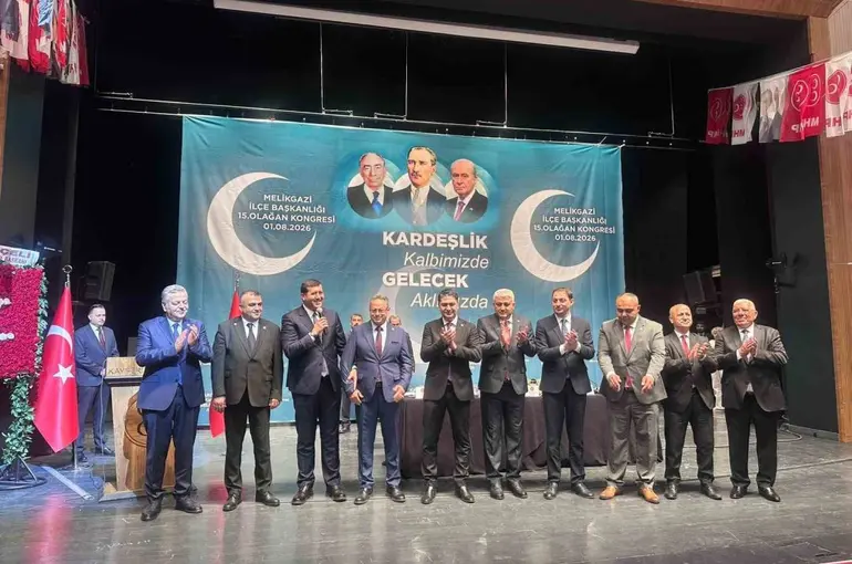 Kayseri’de 3 belediye meclis üyesi MHP’ye katıldı
