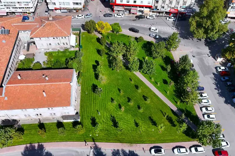 Kayseri’de çim biçme ve çevre düzenleme seferberliği
