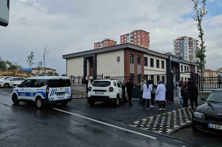Kayseri’de okul önünde hareketli dakikalar
