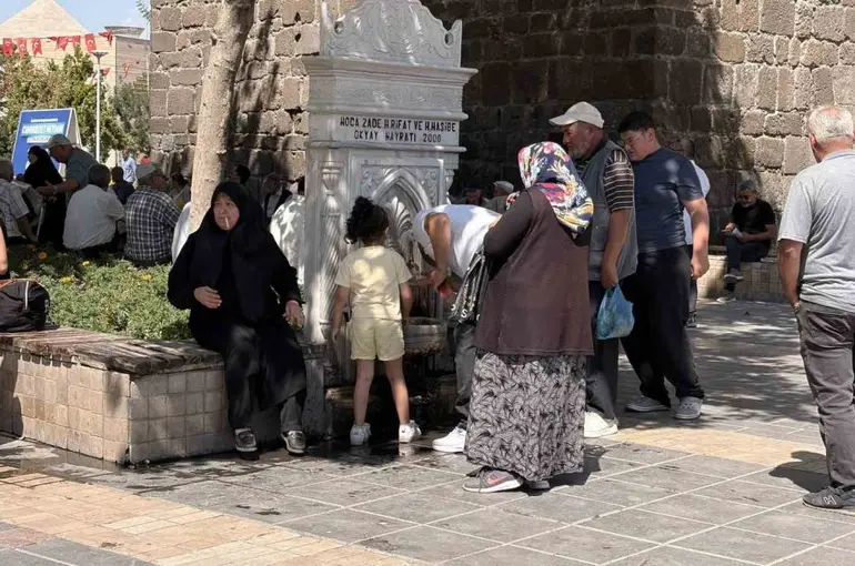 Kayseri’de termometreler 34 dereceyi gösterdi
