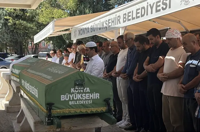 Kazada hayatını kaybeden yaşlı çift son yolculuklarına uğurlandı