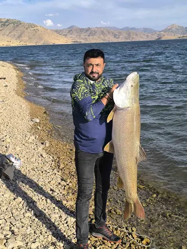 Keban Baraj Gölü’nde 30 kiloluk dev turna balığı
