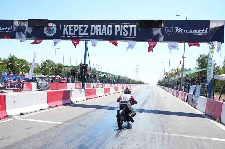 Kepez’de moto drag heyecanı start aldı
