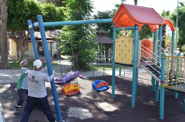Kepez’den çocuklara güvenli oyun alanları
