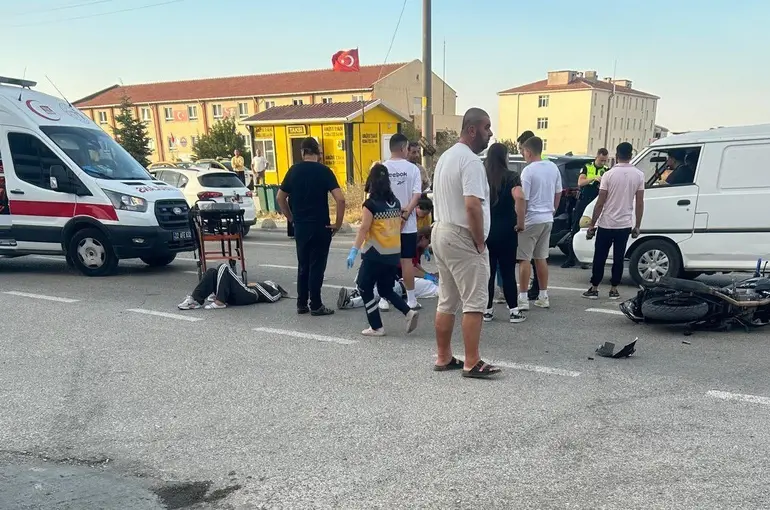 Keşan’da otomobil ile motosiklet çarpıştı: 2 yaralı
