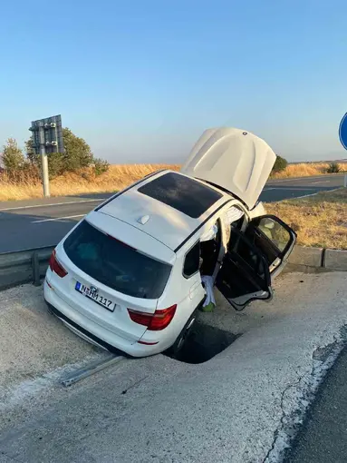 Keşan’da su kanalına düşen otomobilde 4 kişi yaralandı
