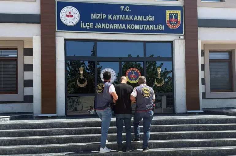 Kesinleşmiş 10’ar yıl cezayla aranan 2 şahıs yakalandı
