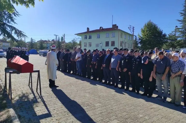 Kıbrıs Gazisi Zeki Küçük son yolculuğuna uğurlandı
