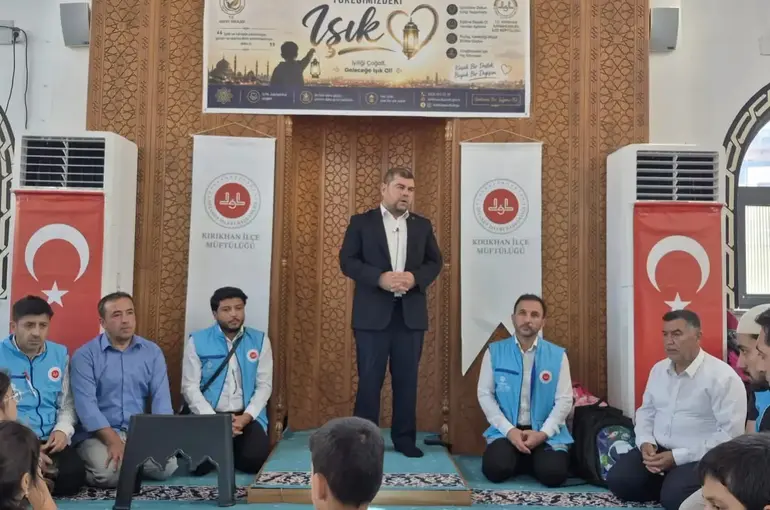 Kırıkhan’da 200 çocuğa eğitim desteği sağlandı
