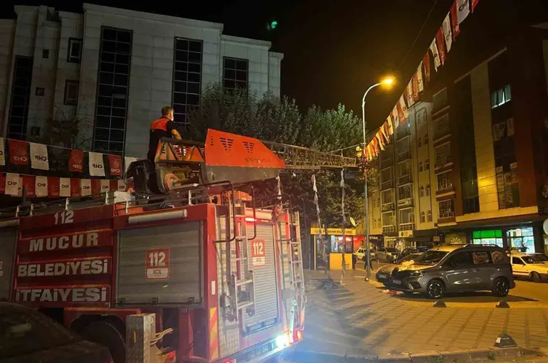Kırşehir’de CHP’nin bayrak değişimi talebine itfaiyeden olumsuz yanıt

