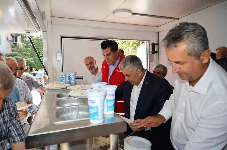 Kızılay’dan şehit polisler adına anlamlı program
