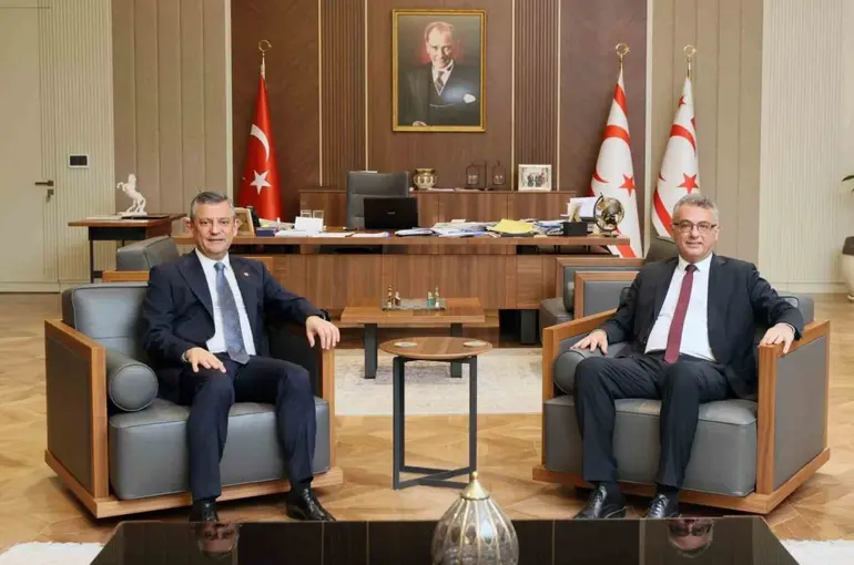 KKTC Cumhurbaşkanı Erhürman, CHP Genel Başkanı Özel’i kabul etti
