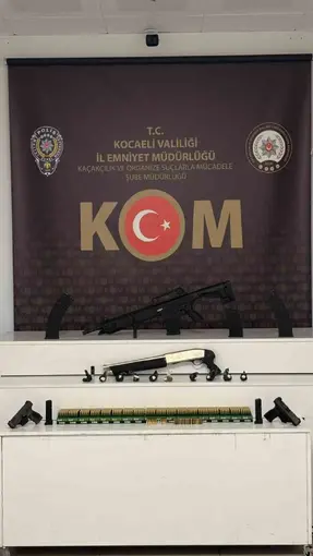 Kocaeli merkezli 3 ilde "Sokaklar Güvende" operasyonu: 13 gözaltı
