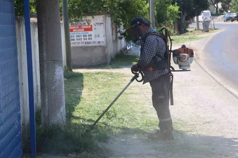 Koçarlı Belediyesi’nden Şahinciler’de çevre mesaisi
