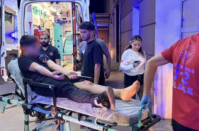 Kontrolden çıkan motosiklet devrildi: 1 yaralı

