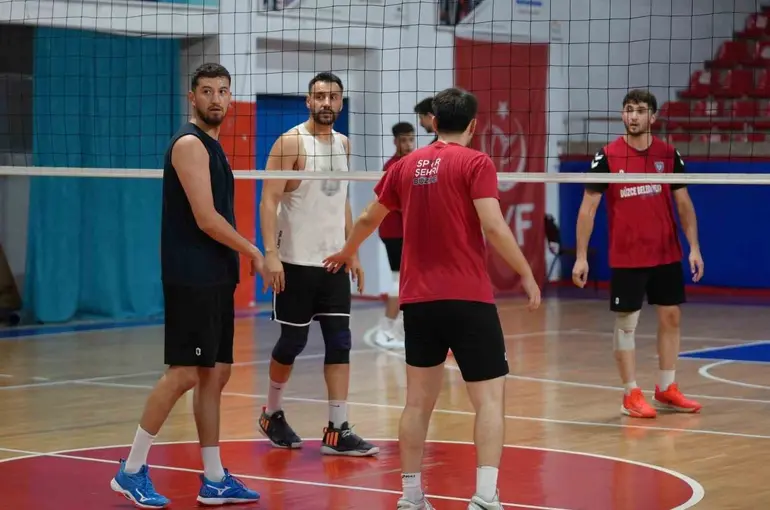 Konuralp Beyleri parkeye çıkıyor
